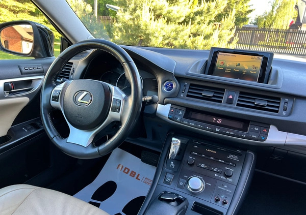 Lexus CT cena 49000 przebieg: 185000, rok produkcji 2012 z Puławy małe 352